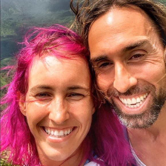 Meet your Posher, Alyx - Picture 3 of 4